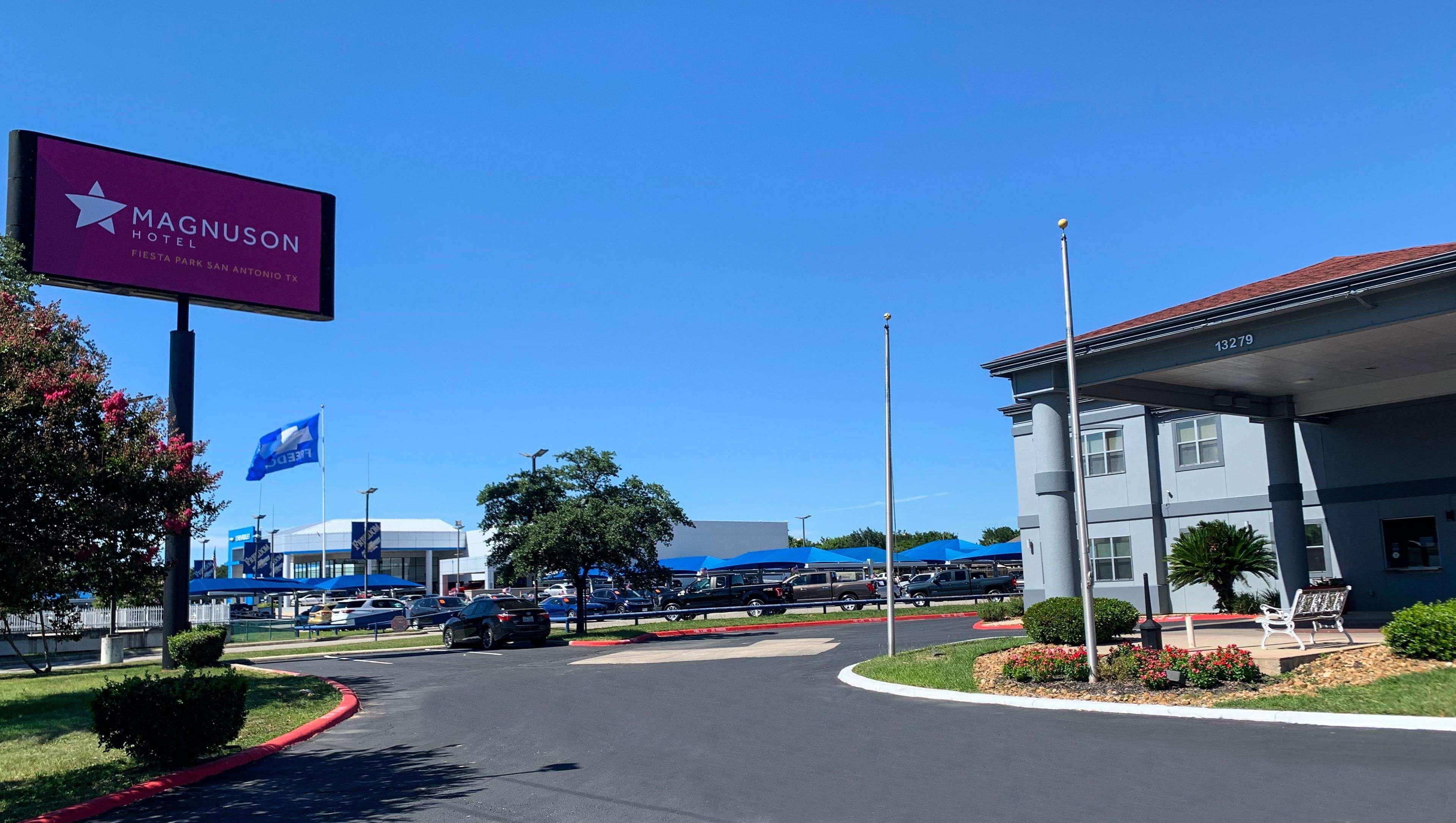 Quality Inn & Suites I-10 Near Fiesta Texas San Antonio Exterior foto